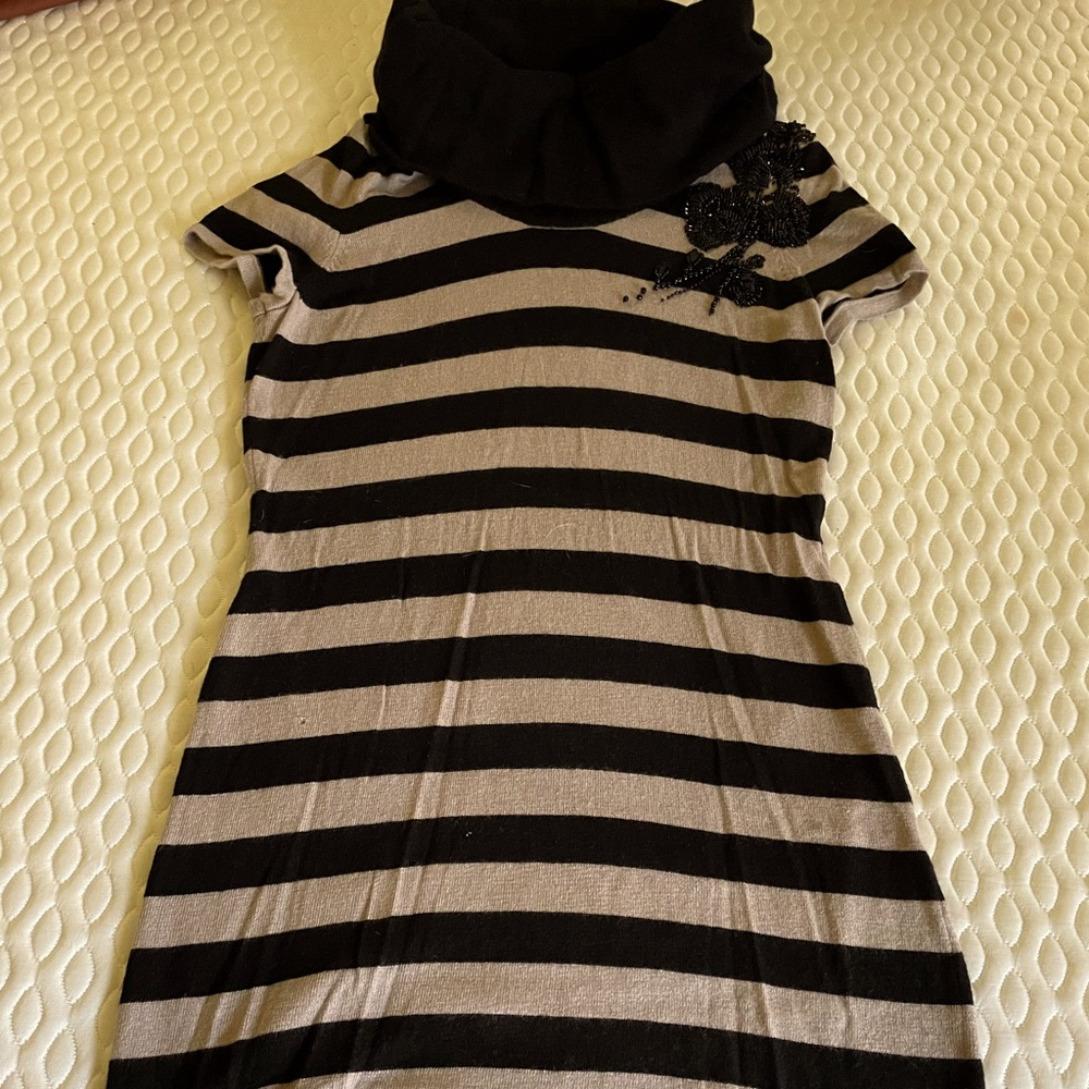 Short sleeve cowl neck tunic
